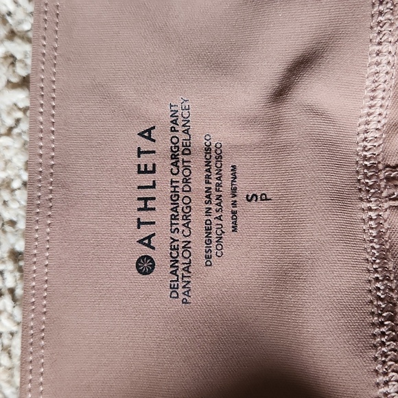 Athleta Delancey straight cargo pant. Size Small. - Picture 4 of 10